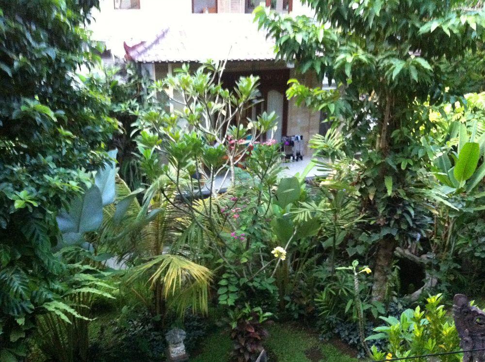 Karang Mesari Ubud Guest House Exterior photo