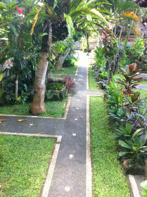 Karang Mesari Ubud Guest House Exterior photo